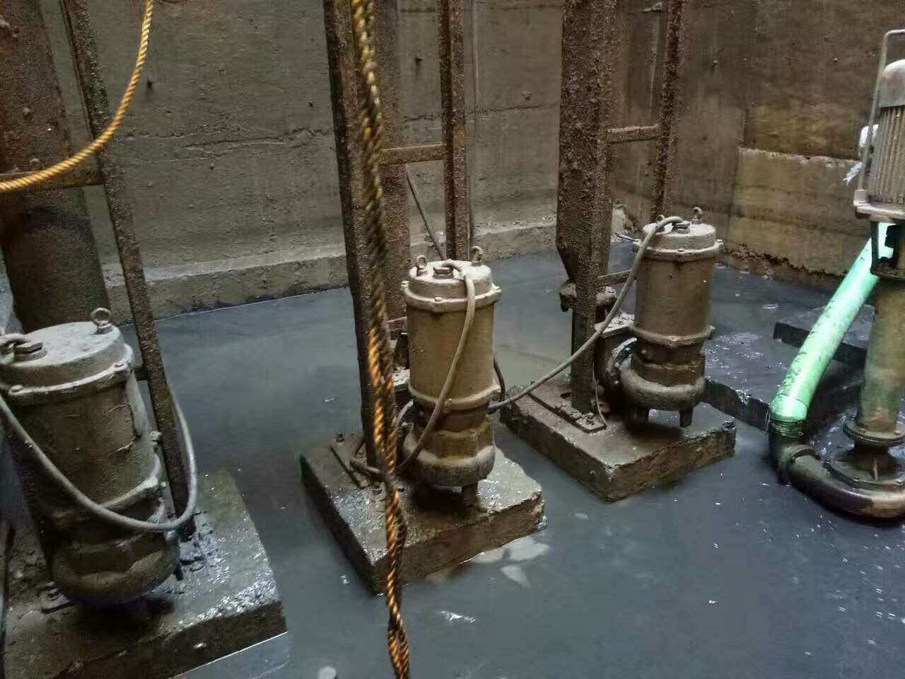 平桂污水池清理