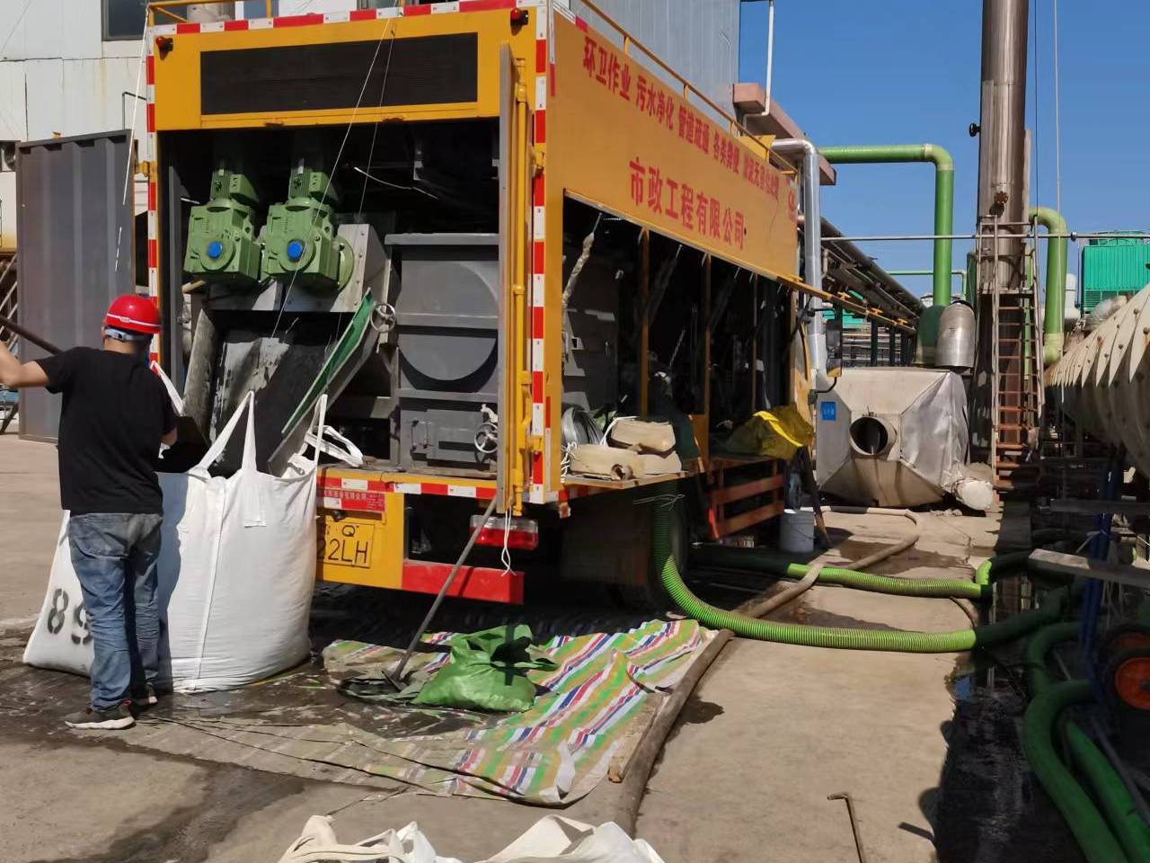 平桂淤泥压干处理